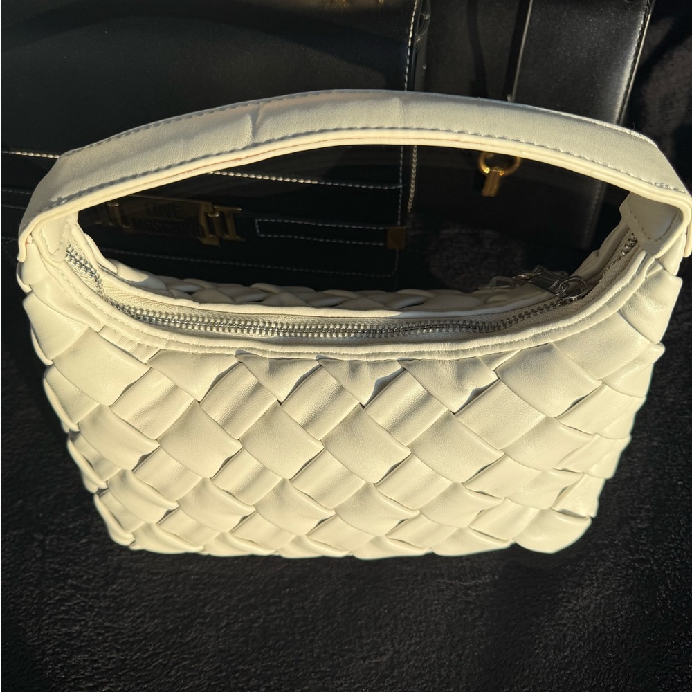 Elegant White Woven Handbag